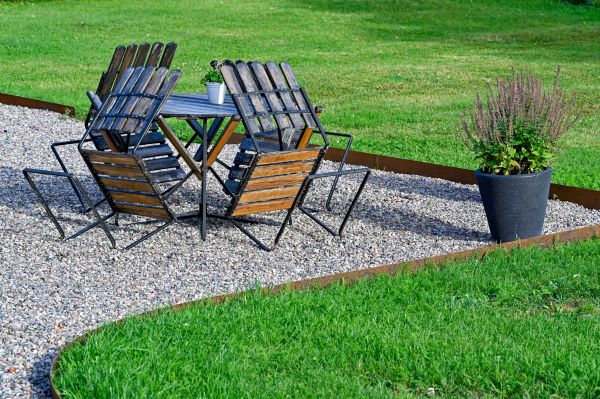 Metal Edging Installation in Tampa